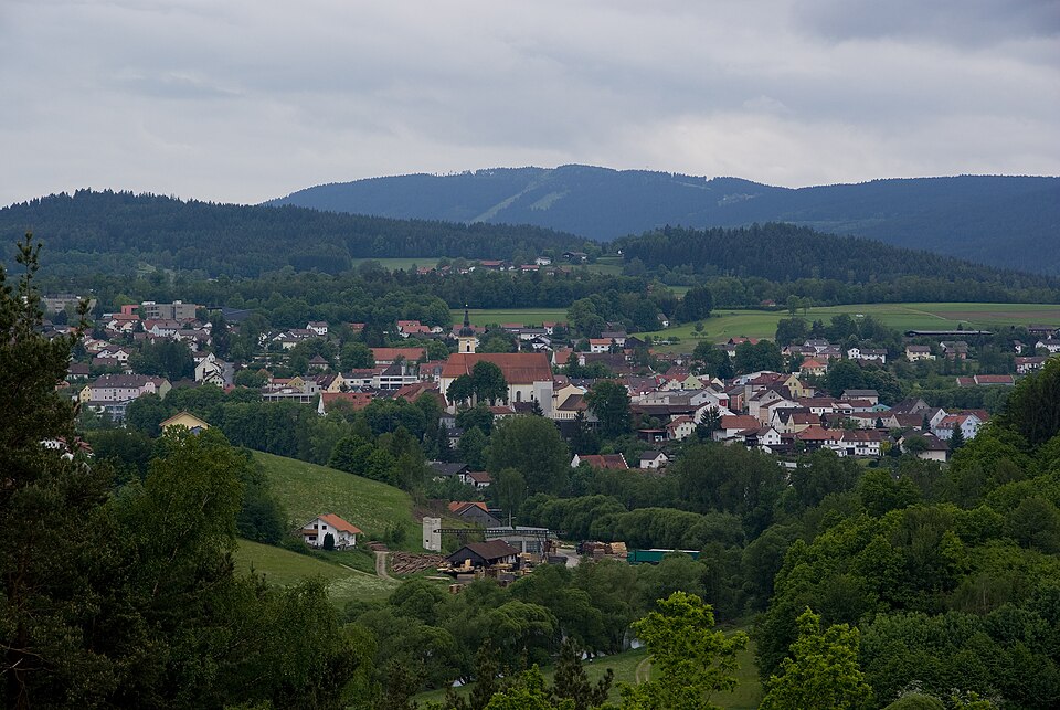 Dach-Fachbetriebe in Viechtach: Stadtansicht – Foto: Mike aus dem Bayerwald Dach-Fachbetriebe in Viechtach: Stadtansicht