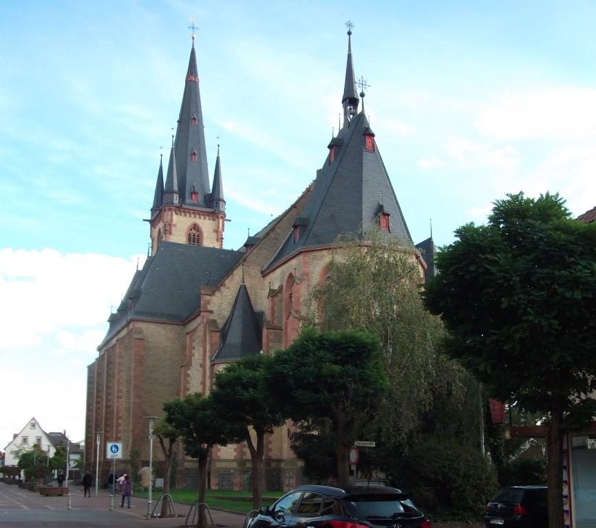 Dach-Fachbetriebe in Viernheim: Viernheimer Kirchec – Foto: Wisohr Dach-Fachbetriebe in Viernheim: Viernheimer Kirchec