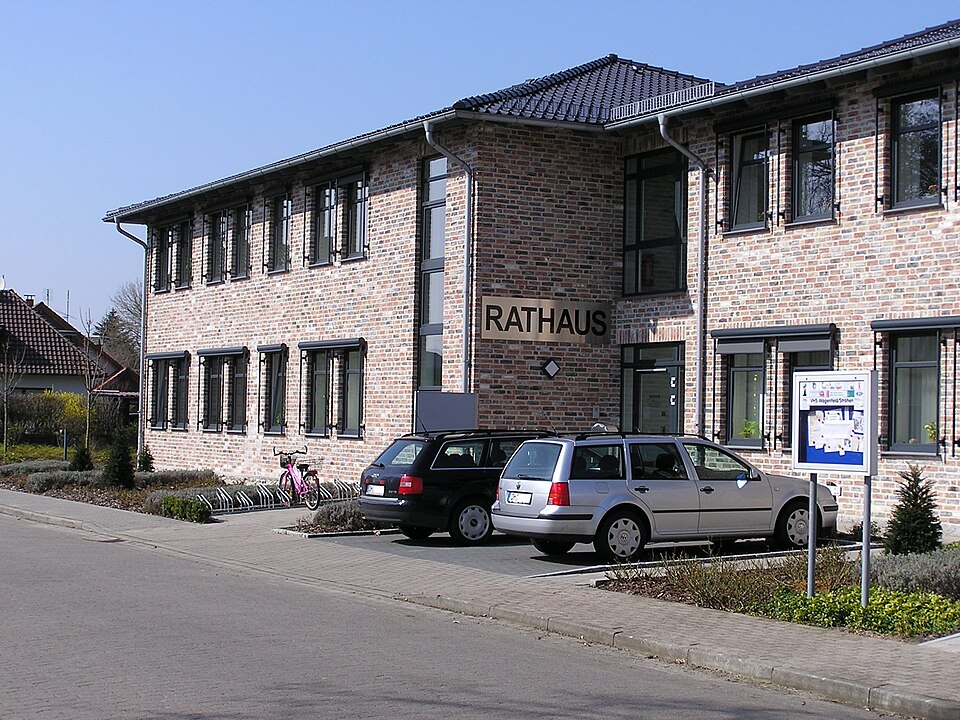 Dach-Fachbetriebe in Wagenfeld: Neues Rathaus