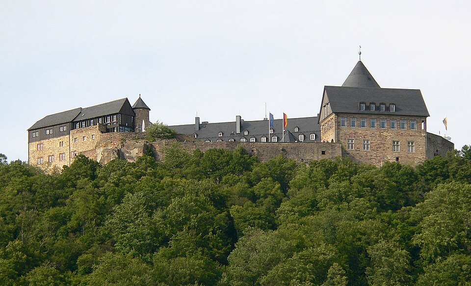 Dach-Fachbetriebe in Waldeck: Schloss
