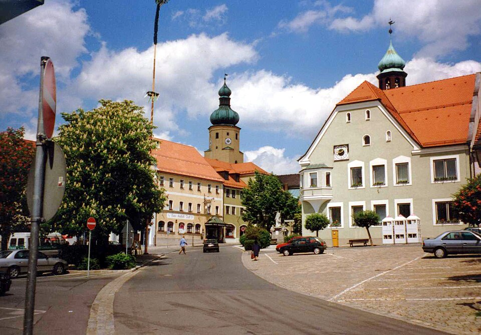 Dach-Fachbetriebe in Waldmünchen: Marktplatz – Foto: Dknopf68 Dach-Fachbetriebe in Waldmünchen: Marktplatz