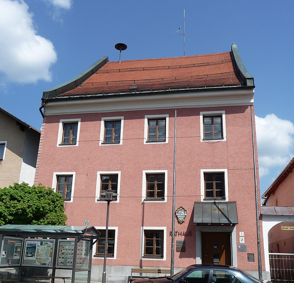 Dach-Fachbetriebe in Wegscheid: Rathaus