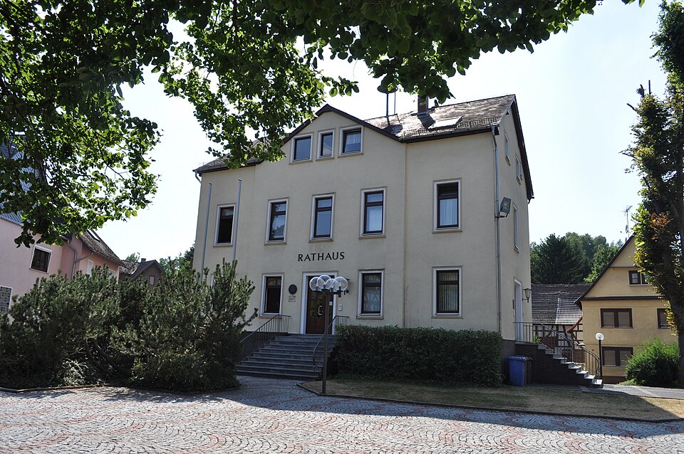 Dach-Fachbetriebe in Weilmünster: Rathaus – Foto: Karsten11 Dach-Fachbetriebe in Weilmünster: Rathaus