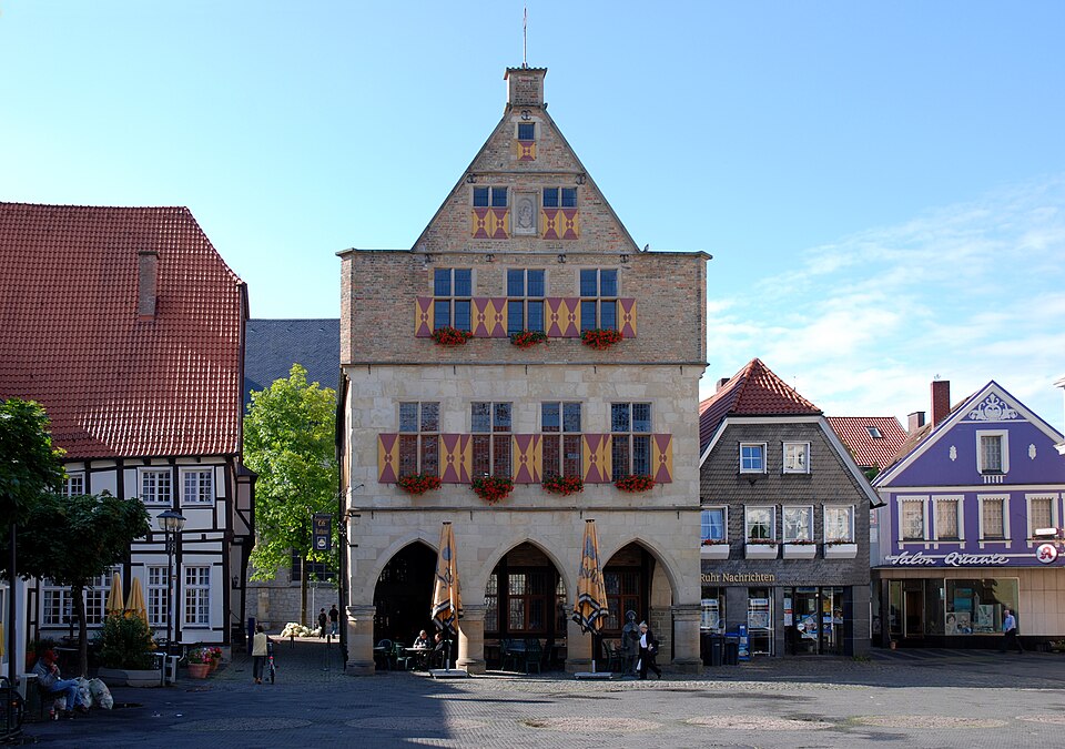 Dach-Fachbetriebe in Werne: Altes-Rathaus-DSC – Foto: Mbdortmund Dach-Fachbetriebe in Werne: Altes-Rathaus-DSC