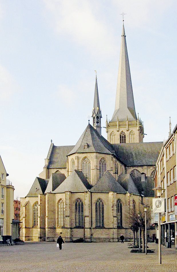Dach-Fachbetriebe in Wesel: Willibrordi Dom – Foto: Hans Peter Schaefer Dach-Fachbetriebe in Wesel: Willibrordi Dom
