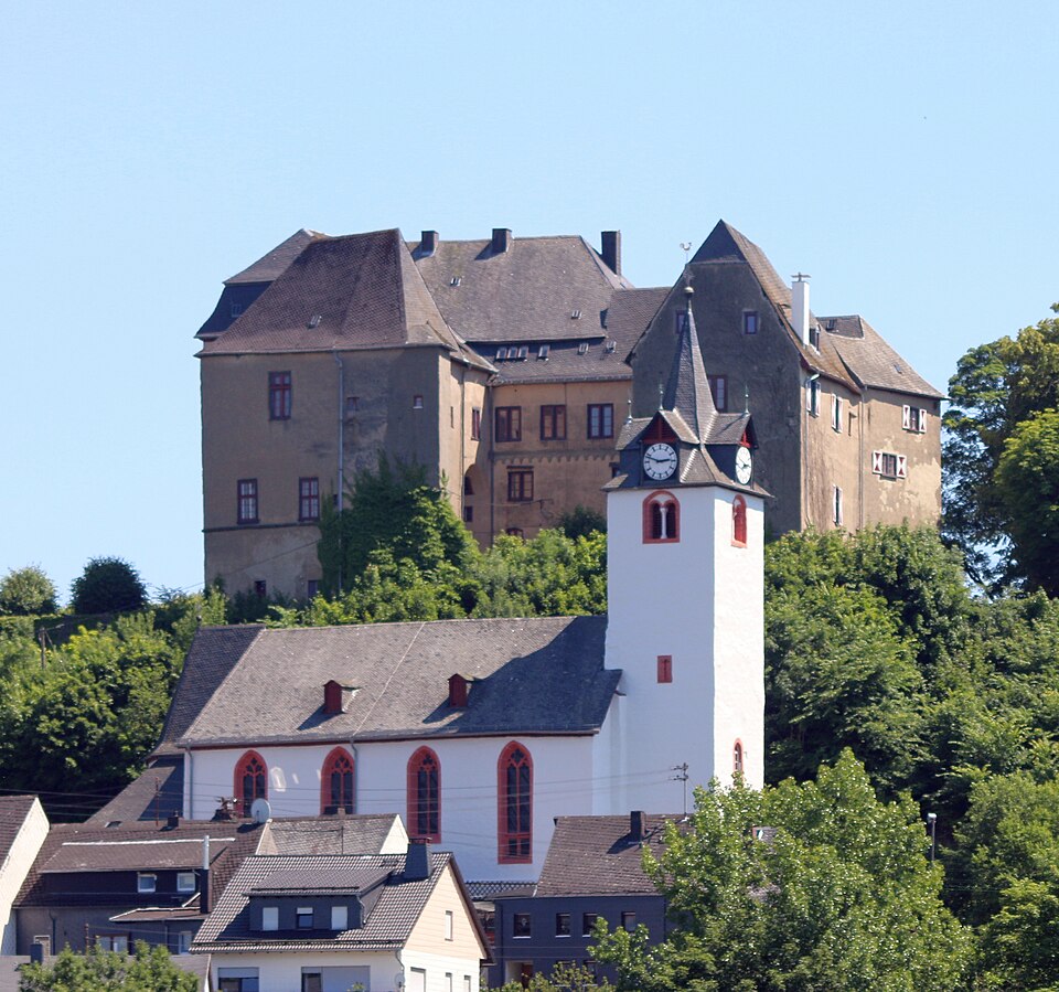 Dach-Fachbetriebe in Westerburg: Schloss Kirche und Altstadt – Foto: Oliver Abels Dach-Fachbetriebe in Westerburg: Schloss Kirche und Altstadt
