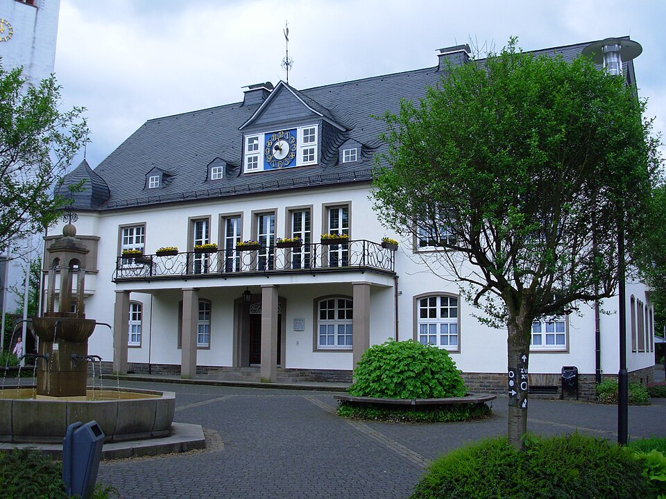 Dach-Fachbetriebe in Wiehl: Rathaus
