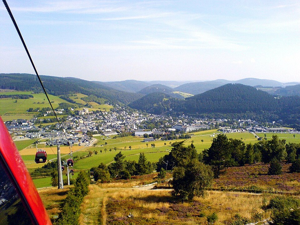 Dach-Fachbetriebe in Willingen: Stadtansicht – Foto: Dirk Schmidt Dach-Fachbetriebe in Willingen: Stadtansicht