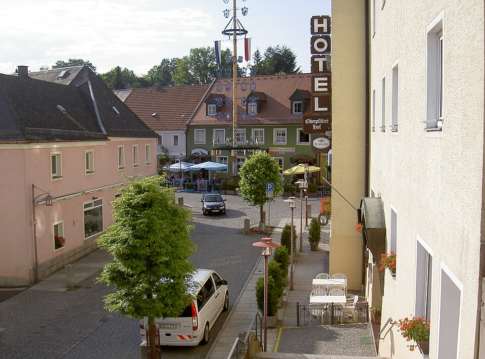 Dach-Fachbetriebe in Windischeschenbach: Stadtansicht – Foto: Allexkoch Dach-Fachbetriebe in Windischeschenbach: Stadtansicht