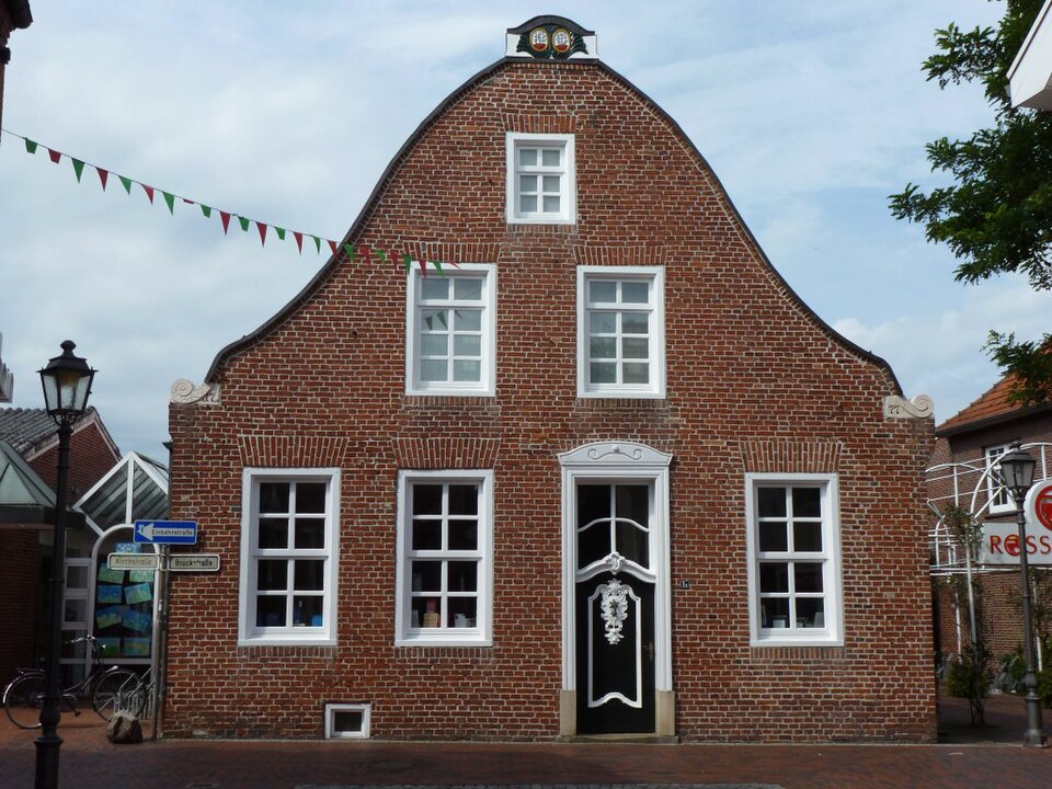 Dach-Fachbetriebe in Wittmund: Brückstraße – Foto: WHVer, Uwe Karwath, Wilhelmshaven Dach-Fachbetriebe in Wittmund: Brückstraße