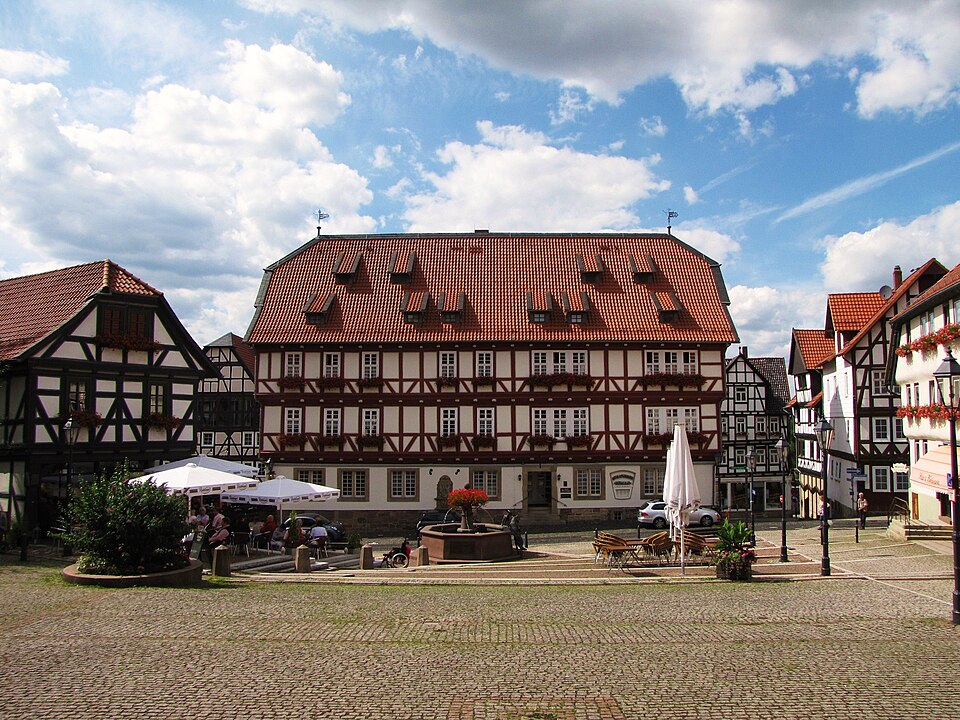 Dach-Fachbetriebe in Wolfhagen: Marktplatz – Foto: Dirk Schmidt Dach-Fachbetriebe in Wolfhagen: Marktplatz