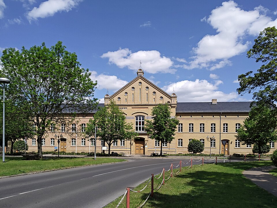 Dach-Fachbetriebe in Wriezen: Rathaus – Foto: Oberlausitzerin64 Dach-Fachbetriebe in Wriezen: Rathaus