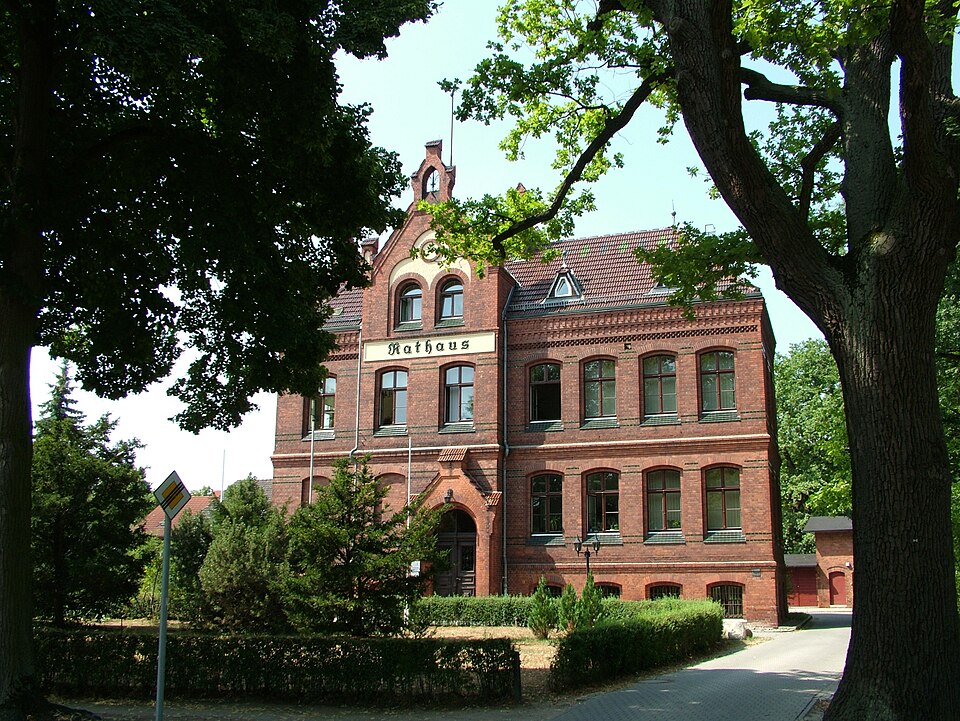 Dach-Fachbetriebe in Zeuthen: Rathaus – Foto: Clemensfranz Dach-Fachbetriebe in Zeuthen: Rathaus